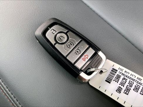 Used 2026 Ford Explorer Active w/ Active Comfort Package AWD/4WD image 9