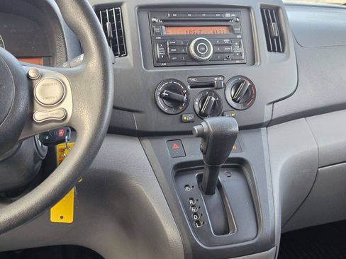 Used 2017 Nissan NV200 SV FWD image 15