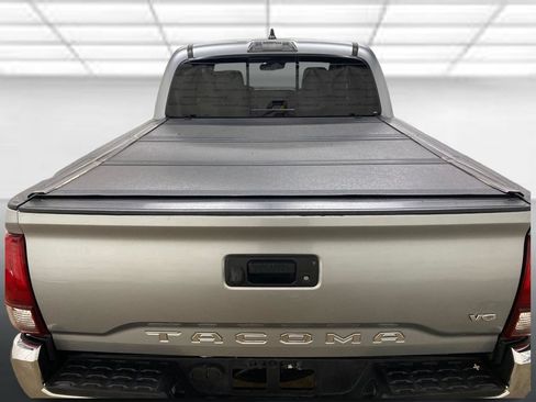 Used 2023 Toyota Tacoma SR5 RWD image 9