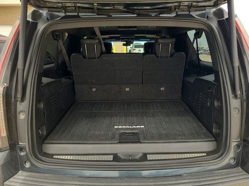 Used 2019 Cadillac Escalade ESV Platinum AWD/4WD image 10