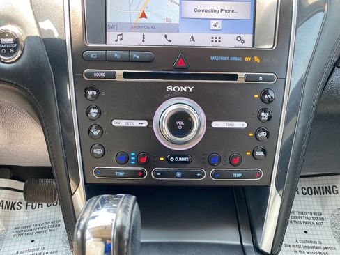 Used 2018 Ford Explorer Platinum AWD/4WD image 19