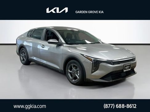 New 2026 Kia K4 FWD image 1
