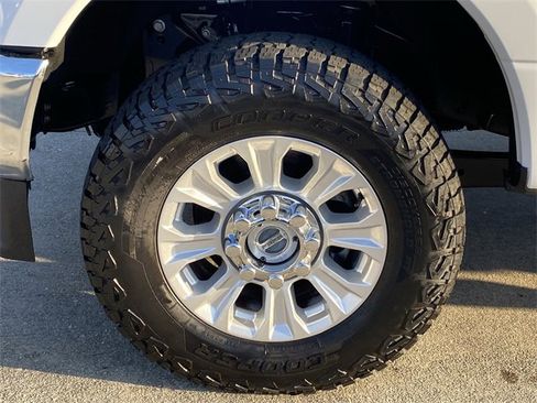 Used 2022 Ford F250 XLT w/ XLT Value Package image 21