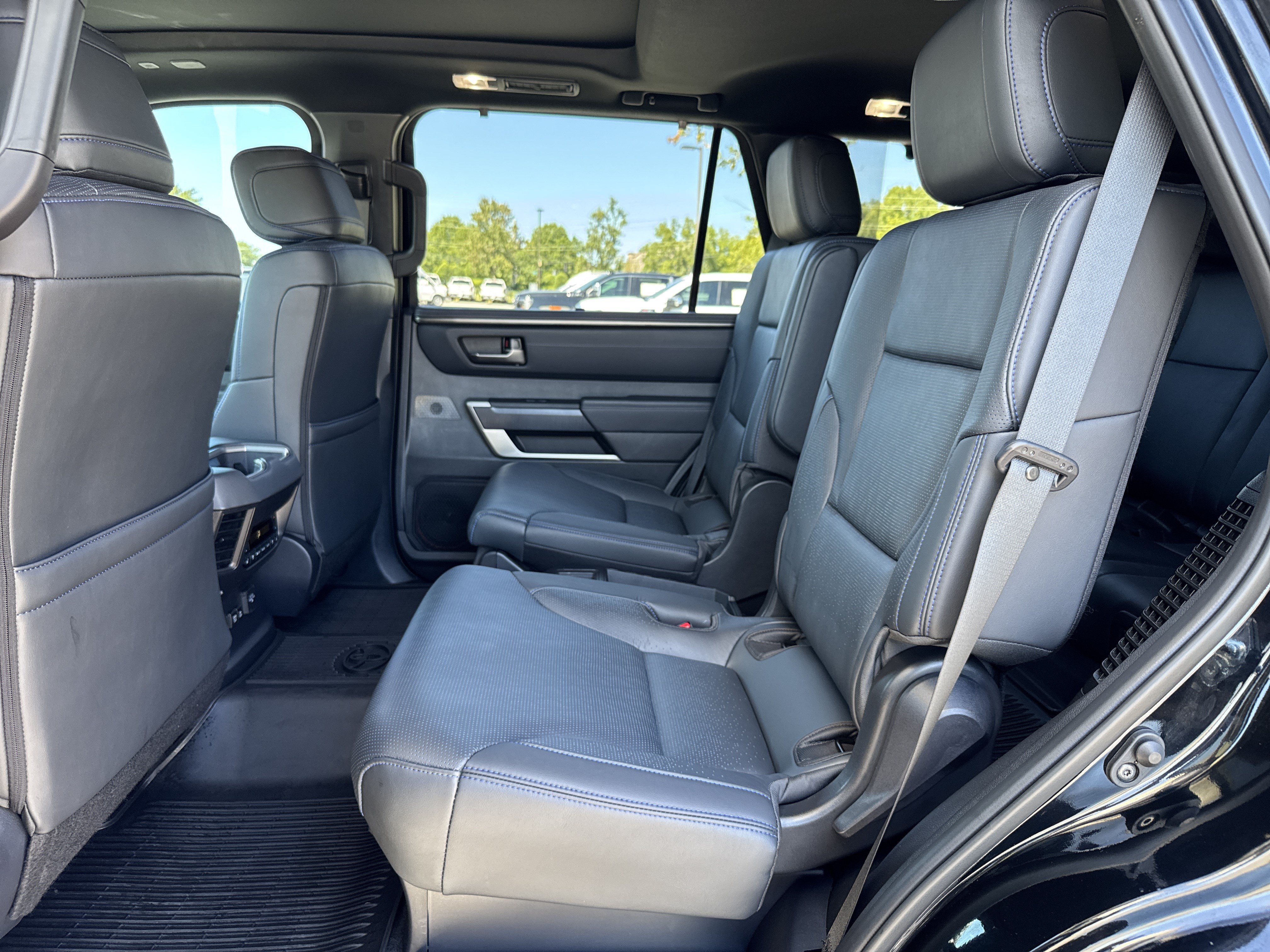 Used 2026 Toyota Sequoia Platinum AWD/4WD image 31