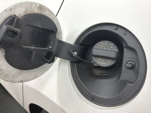 Used 2021 MAZDA MAZDA3 s FWD image 26