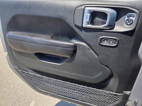 Used 2019 Jeep Wrangler Unlimited Rubicon AWD/4WD image 19