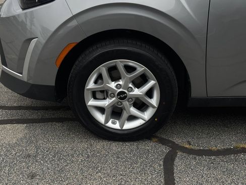 Used 2025 Kia Soul LX w/ LX Technology Package FWD image 28