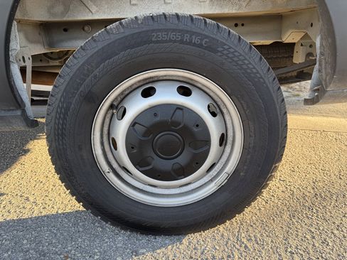 Used 2025 Ford Transit 250 148 Medium Roof image 28