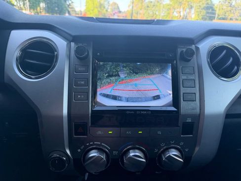 Used 2018 Toyota Tundra SR5 w/ SR5 Upgrade Package AWD/4WD image 19
