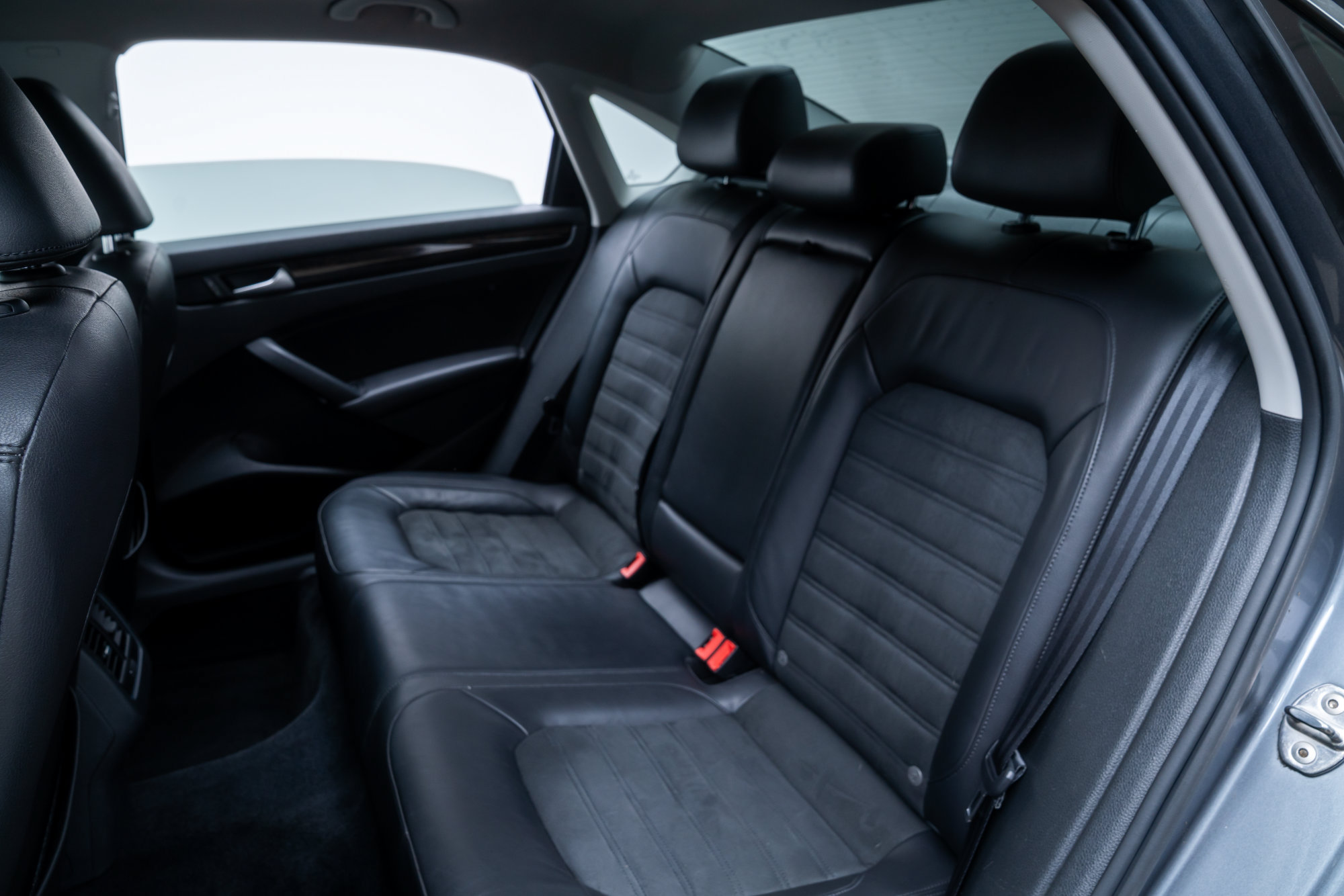 Used 2014 Volkswagen Passat TDI SEL Premium FWD image 20