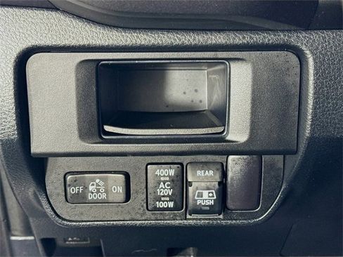 Certified 2017 Toyota Tacoma TRD Off-Road image 10