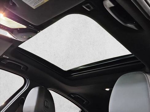 Certified 2025 BMW 330i Sedan w/ Premium Package image 14