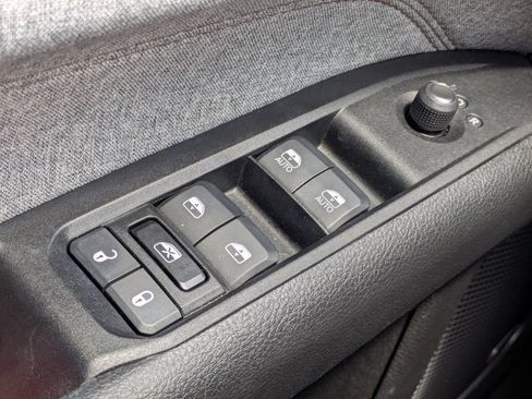 Used 2022 Jeep Compass Latitude w/ Sun and Sound Group AWD/4WD image 24