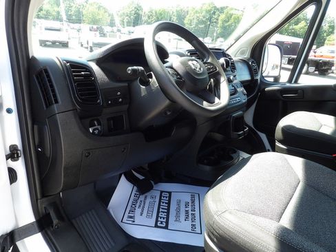 Used 2025 RAM ProMaster 2500 w/ U-Haul Equipment Group FWD image 16