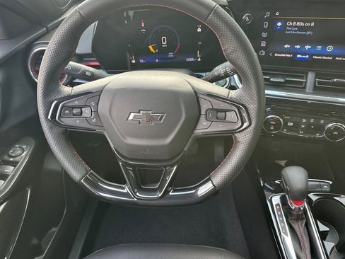 Used 2025 Chevrolet Trax RS w/ Driver Confidence Package image 17