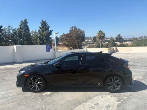 Used 2018 Honda Civic Sport Touring image 10