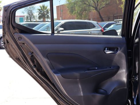 Used 2021 Nissan Versa SV FWD image 29