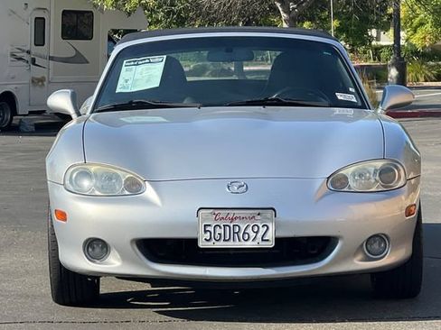 Used 2003 MAZDA MX-5 Miata RWD image 9