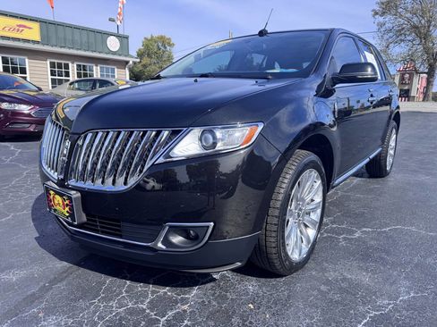 Used 2013 Lincoln MKX Base AWD 4dr SUV image 3