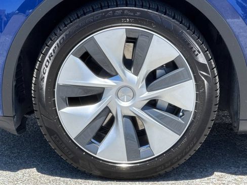 Used 2021 Tesla Model Y Long Range AWD/4WD image 25