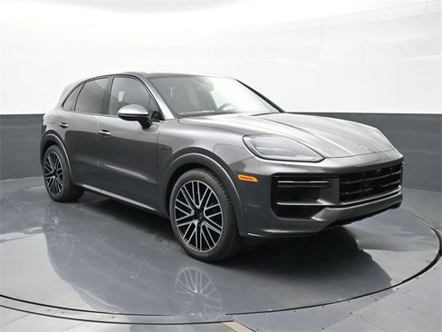 New 2025 Porsche Cayenne Turbo image 34