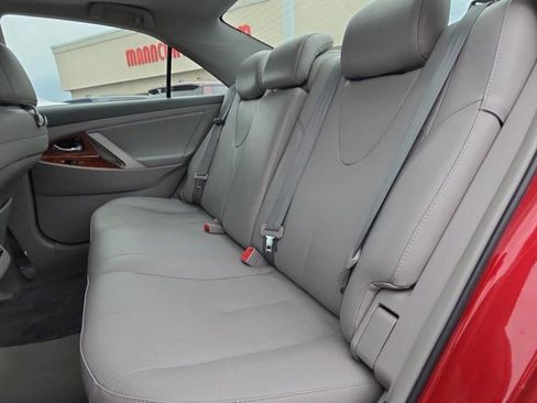 Used 2011 Toyota Camry LE image 10