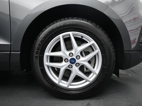 Used 2022 Ford Edge SEL image 11