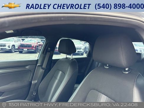Used 2023 Honda Civic Sport image 2