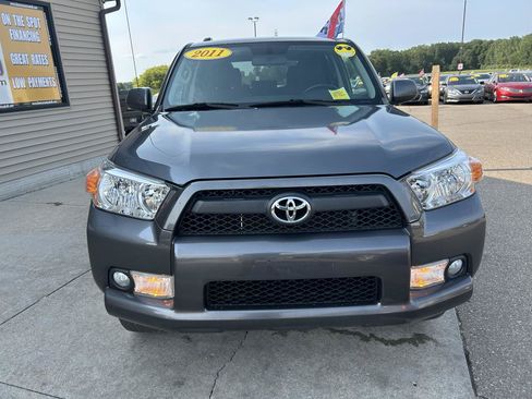 Used 2011 Toyota 4Runner Limited AWD/4WD image 2
