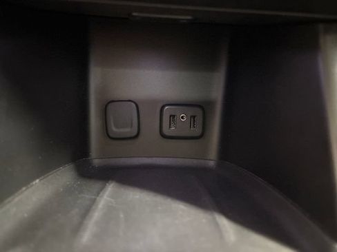 Used 2019 GMC Acadia Denali w/ Technology Package FWD image 31