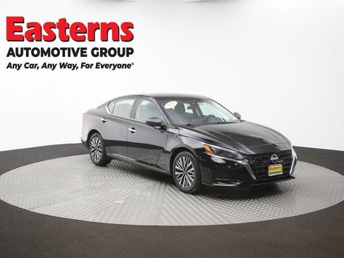 Used 2025 Nissan Altima 2.5 SV FWD image 47