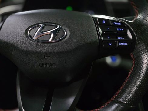 Used 2018 Hyundai Elantra Sport image 20