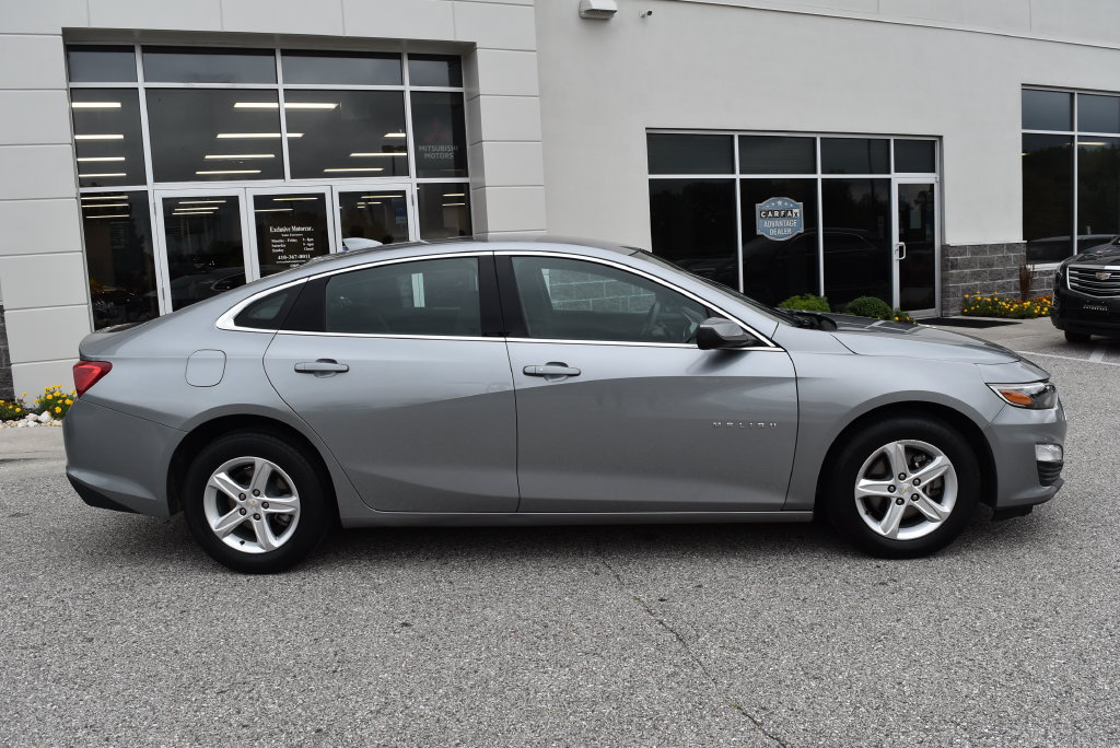 Used 2024 Chevrolet Malibu LT FWD image 2