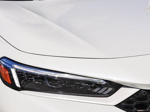 Certified 2025 Honda Civic Sport image 12