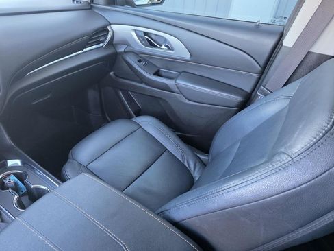 Used 2021 Chevrolet Traverse LT image 26
