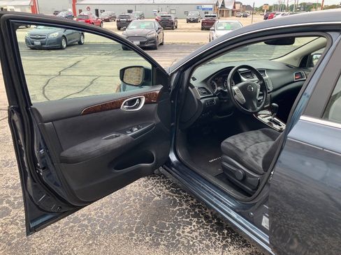 Used 2013 Nissan Sentra SL w/ Navigation Pkg FWD image 9