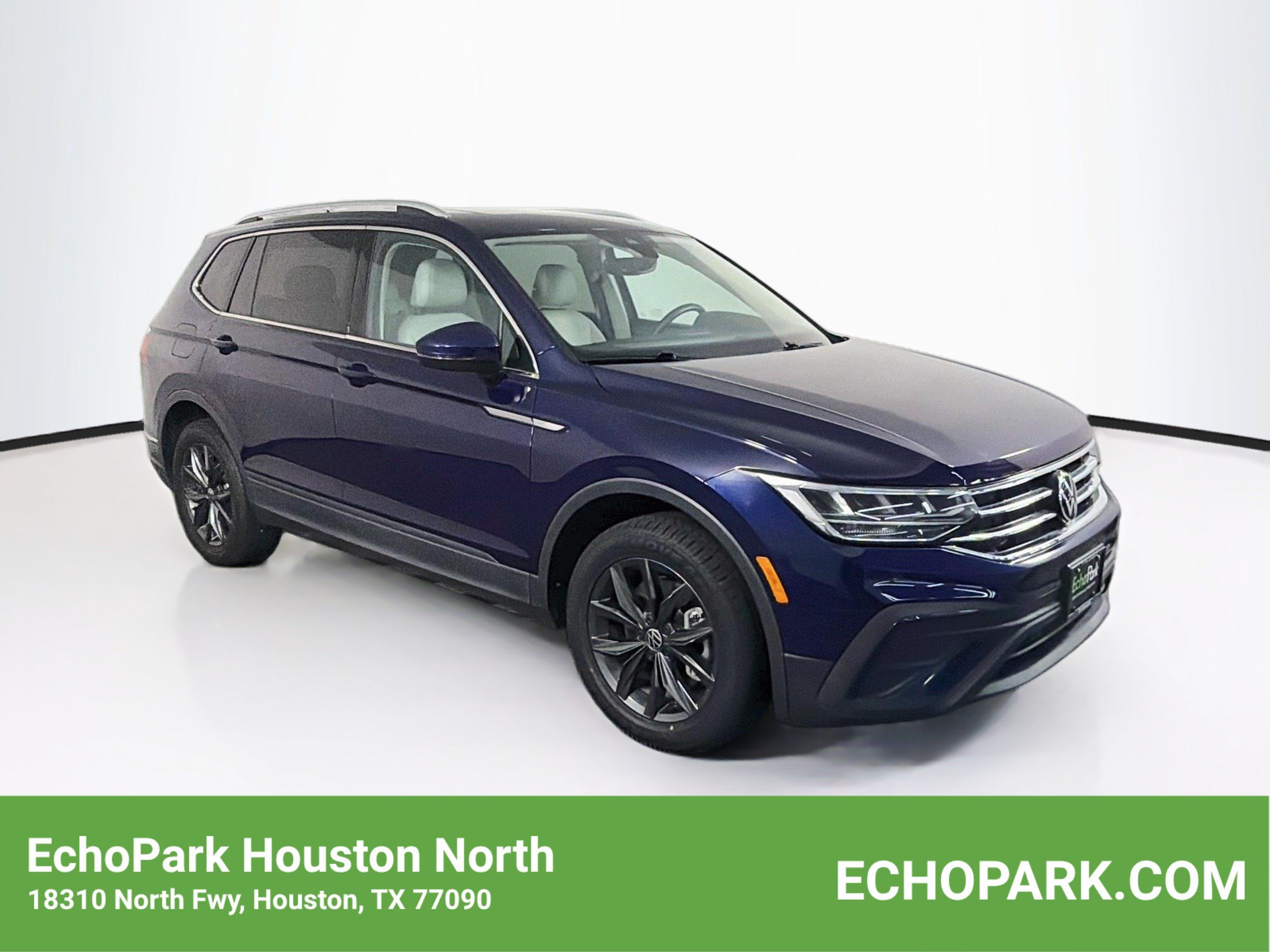 Used 2023 Volkswagen Tiguan SE FWD image 1