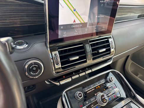 Certified 2020 Lincoln Navigator Black Label w/ Cargo Convenience Package AWD/4WD image 21