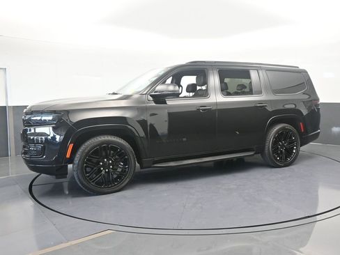 Used 2022 Jeep Wagoneer Series II image 2