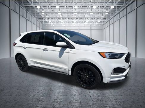 Used 2023 Ford Edge ST-Line w/ Class II Trailer Tow Package AWD/4WD image 8