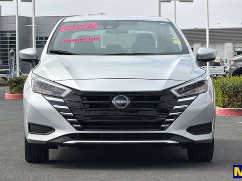 Used 2025 Nissan Versa SV FWD image 9