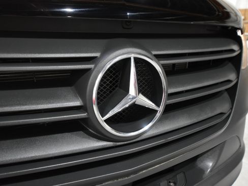 Used 2023 Mercedes-Benz Sprinter 2500 image 3