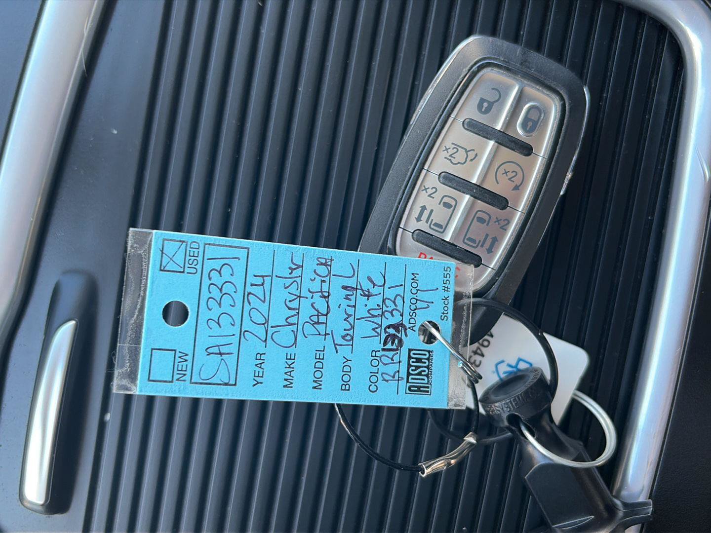 Used 2024 Chrysler Pacifica Touring-L FWD image 35