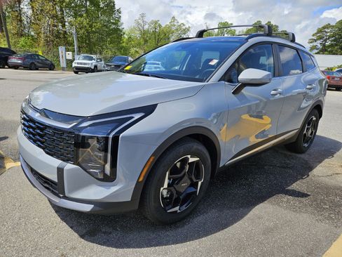 Used 2026 Kia Sportage EX image 9