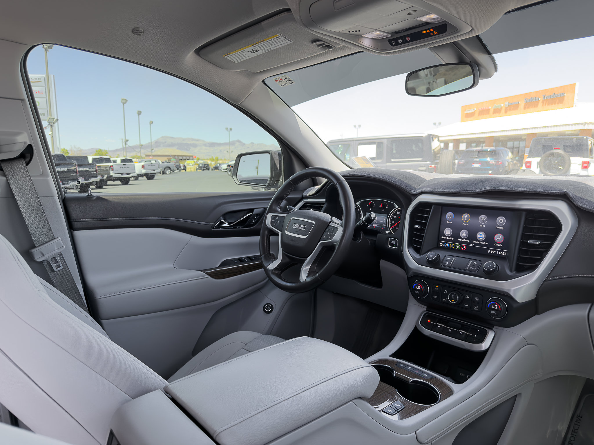Used 2020 GMC Acadia SLE w/ Driver Convenience Package FWD image 9