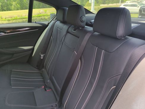 Used 2019 BMW 530i w/ M Sport Package image 31