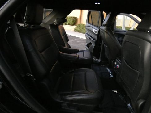 Used 2020 Ford Explorer XLT w/ Equipment Group 202A image 38