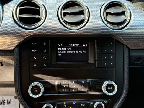 Used 2020 Ford Mustang GT image 38