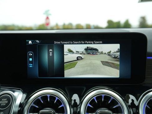 Used 2026 Mercedes-Benz GLB 250 4MATIC image 27