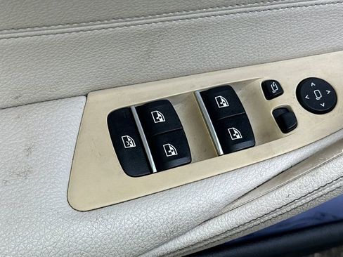 Used 2018 BMW 540i w/ M Sport Package image 11